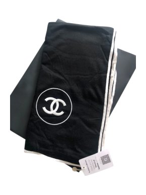 Chanel Black & White Cashmere Knit Scarf