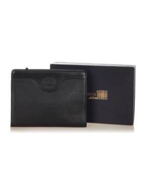 Burberrys Vintage Leather Pouch Bag