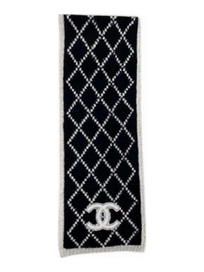 Chanel Diamond Intarsia Boucle Knit Cashmere & Silk Scarf