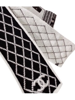 Chanel black and ivory diamond intarsia cashmere blend scarf