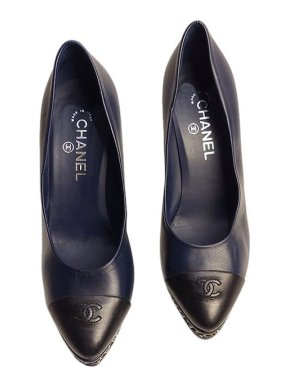 Chanel black & navy leather chain-trimmed heeled pumps