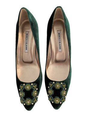 Manolo Blahnik green velvet & crystal Hangisi heeled pumps