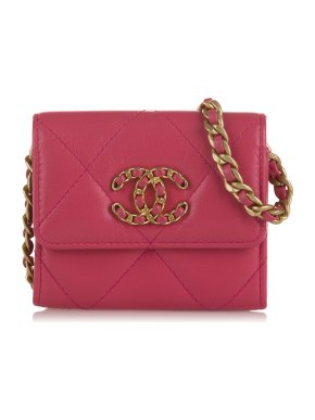 Chanel 19 Flap Wallet on Chain