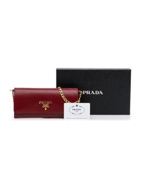 Prada Vitello Move Wallet On Chain
