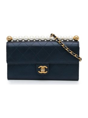 Chanel Chic Pearls Goatskin Wallet on Chain