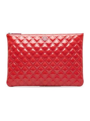 ChaneL Red Patent Leather CC Quilted Clutch