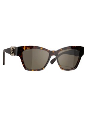 Chanel Tortoiseshell Cat Eye Sunglasses with CC Detail