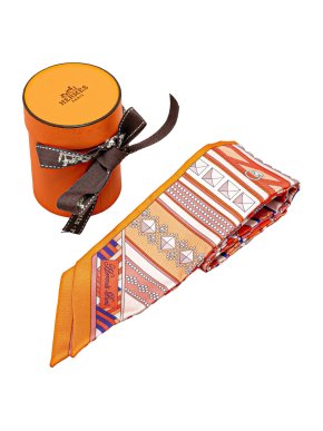 Hermes Orange Patterned Colliers de Chiens Silk Twilly Scarf