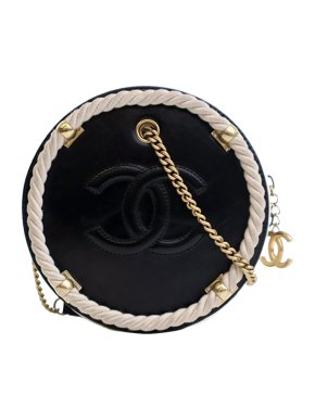 Chanel Black Crumpled Calfskin En Vogue Round Bag