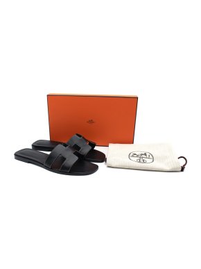Hermes Noir Piqûres Écrues Box Calfskin Oran Sandals
