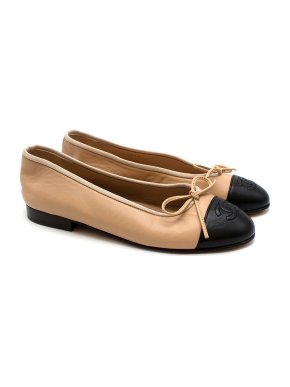 Chanel Nude-beige & black leather CC toe cap ballerinas