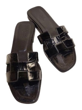Hermes Black patent leather Oran sandals