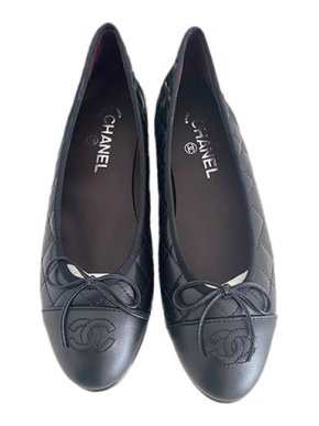Chanel Black quilted leather CC toe cap ballerinas