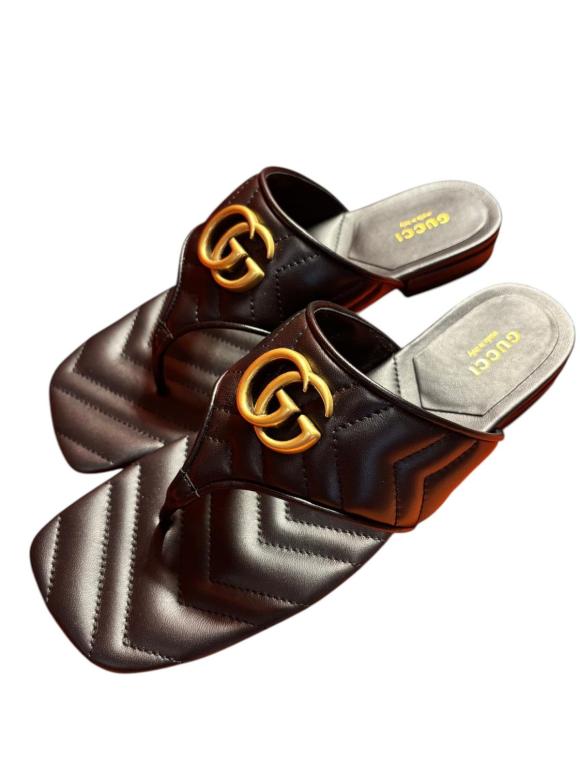 Gucci Black Leather Thong Sandals