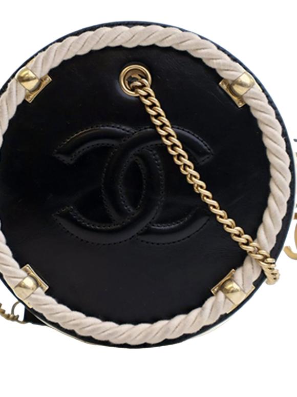 Chanel Black Crumpled Calfskin En Vogue Round Bag