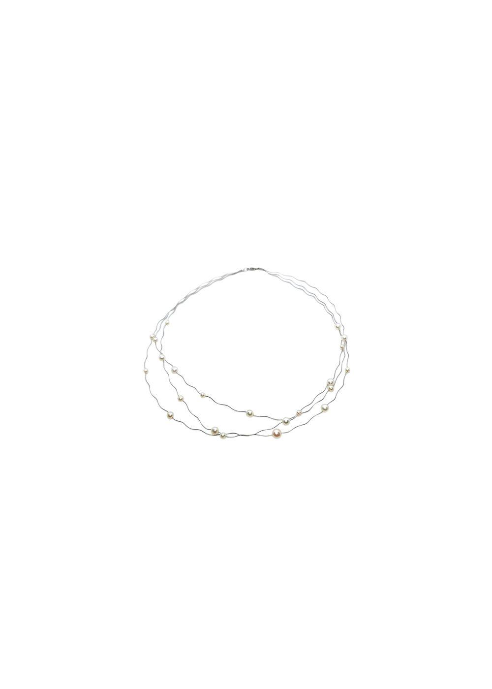 18ct Gold Pearl Wire Necklace Hardly Ever Worn It
