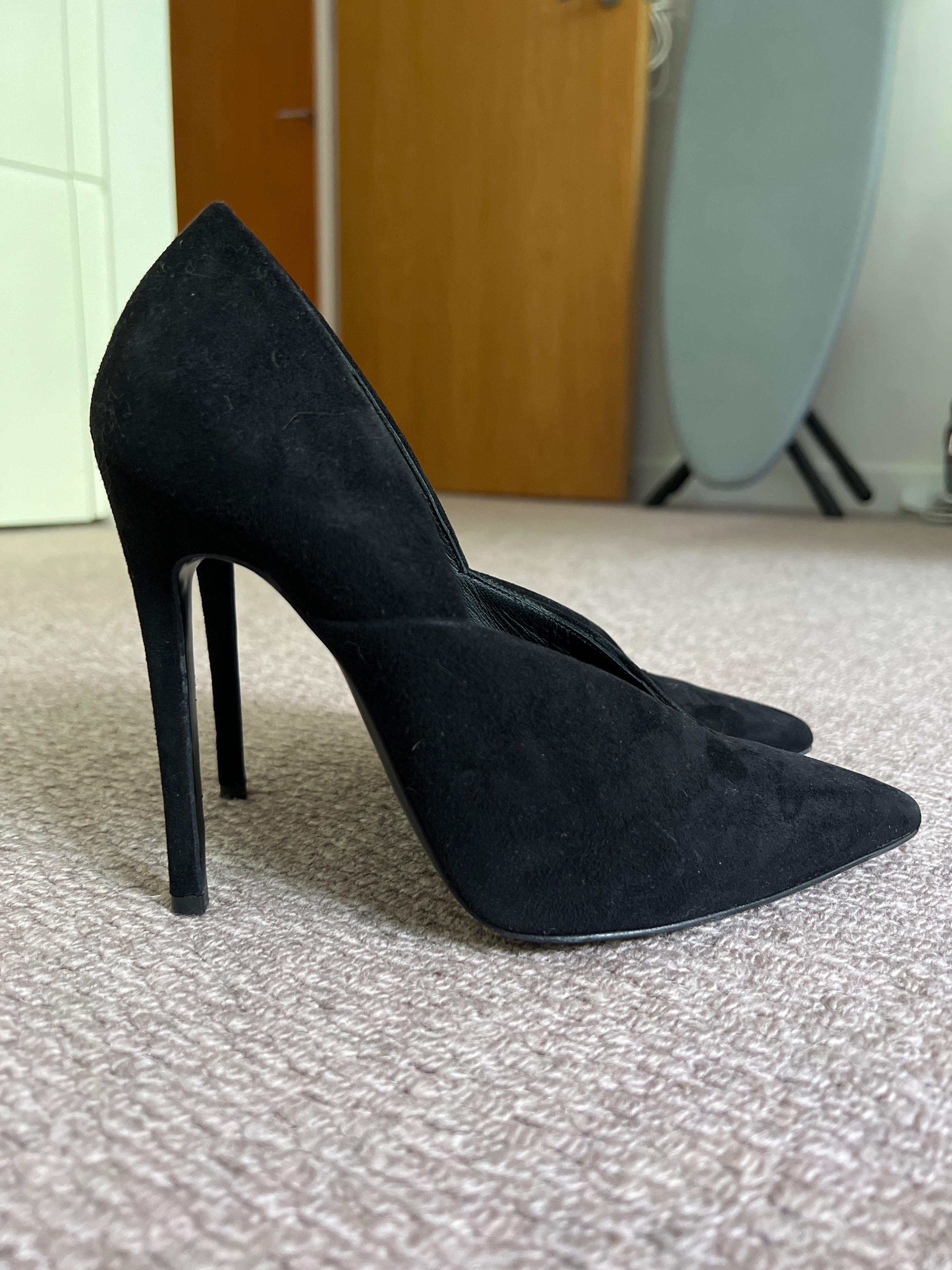 Victoria Beckham Black Suede Pumps 38 Hardly Ever Worn It